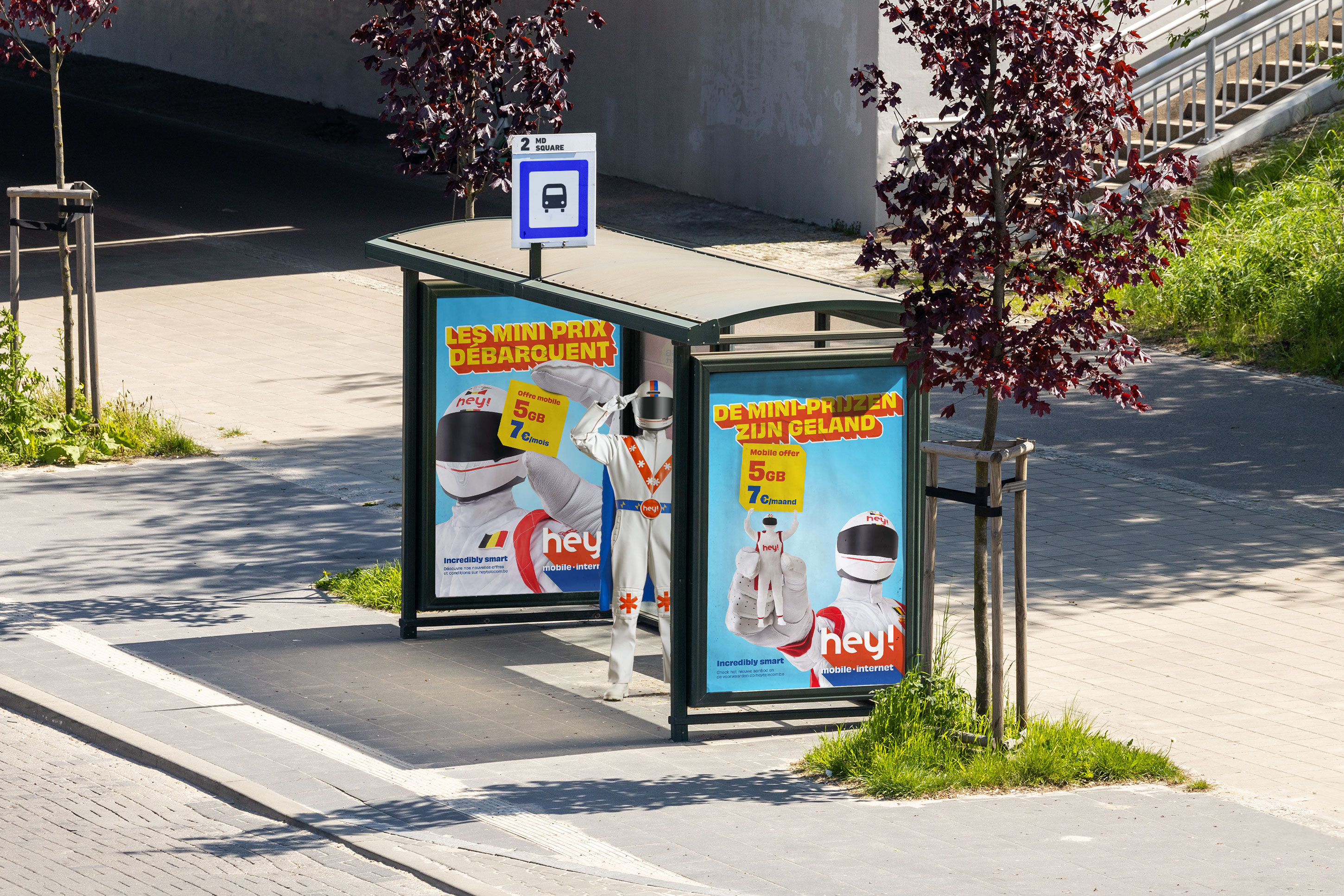 17177610681054-7653-1717761039-bus-stop-mockup